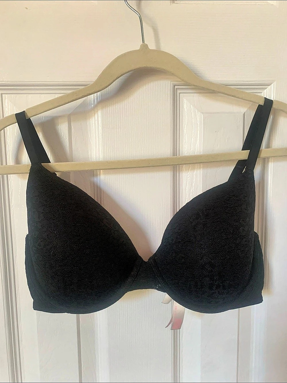 Victoria's Secret Lace Bra in Black 34DD